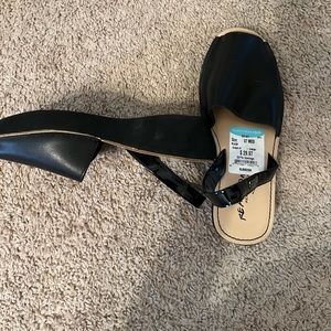 Size 7 sling back -reaction by Kenneth Cole